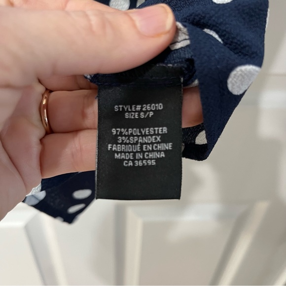 Erin Blair navy button up white polka dots blouse size small - Picture 6 of 10